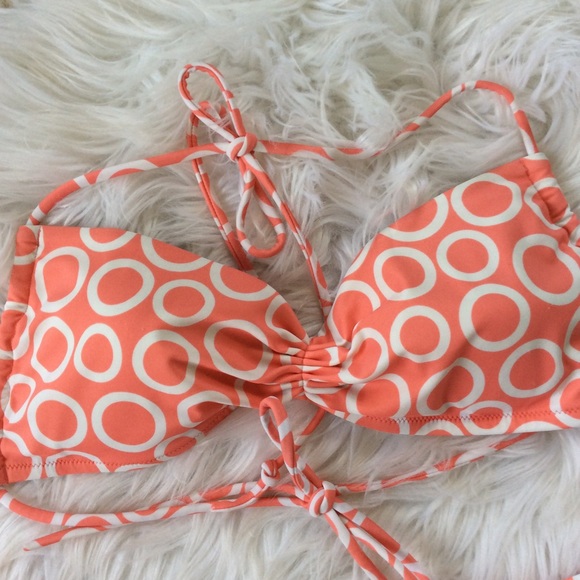 VIctoria’s Secret Circle Bikini - Picture 4 of 6